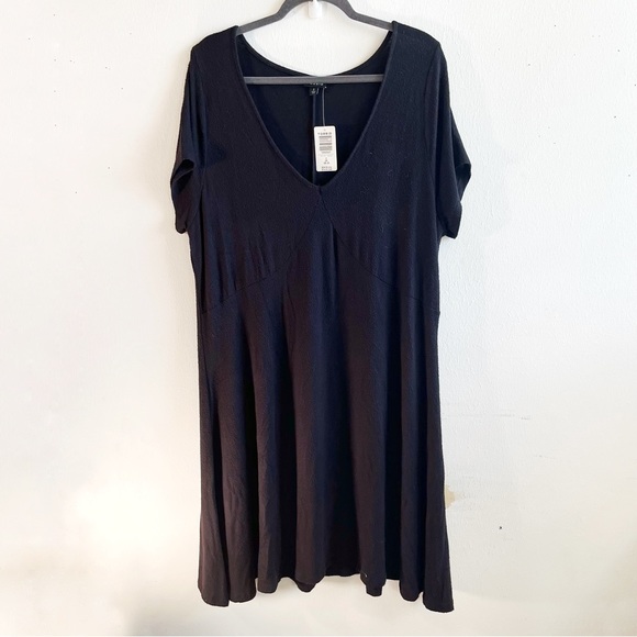 Torrid Dress Black V Neck Short Sleeves Hacci Skater Dress Sz 2X (2) NWT - Picture 1 of 11